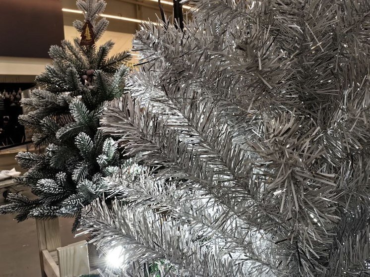     Цены на искусственные елки в Хабаровске в 2023 году: самая дешевая стоит 260 рублей / Анастасия Дудалова