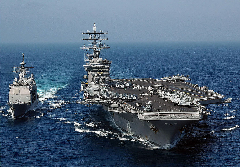 авианосец США Dwight Eisenhower 