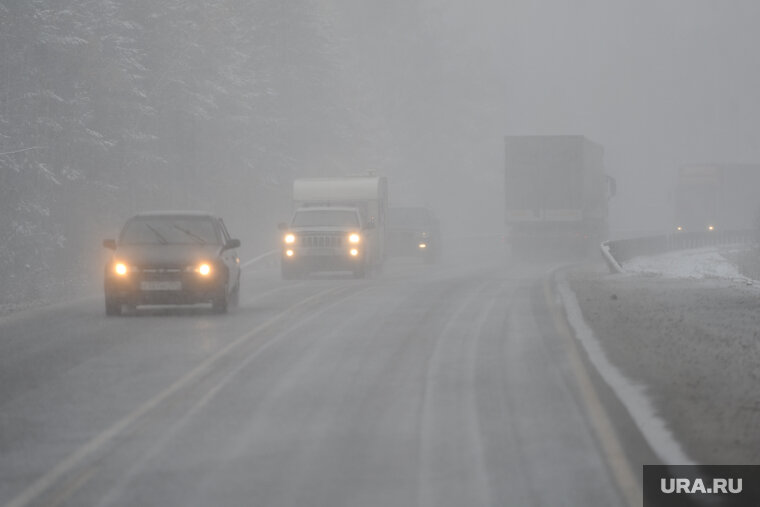    Из-за непогоды составы ГИБДД переведены на усиленный режим, а на трассы направлен весь парк техники Упрдора