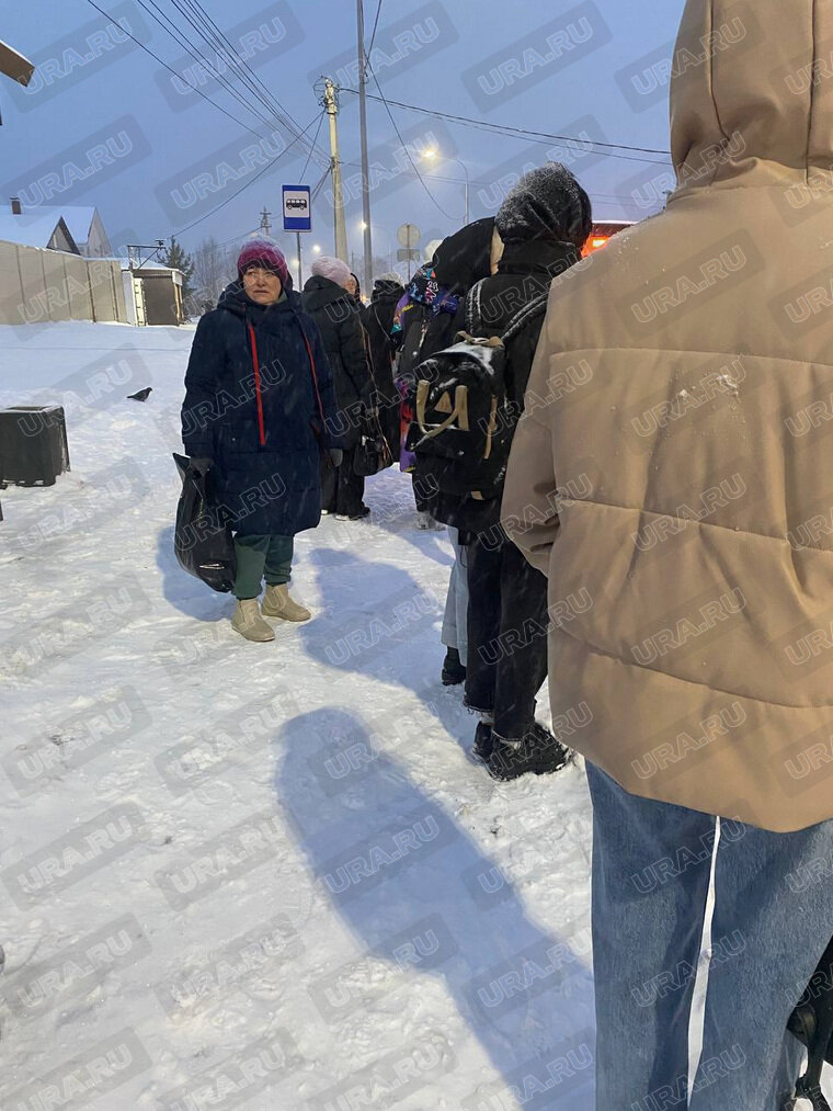    Жители Мичуринского ждут автобус по 40 минут