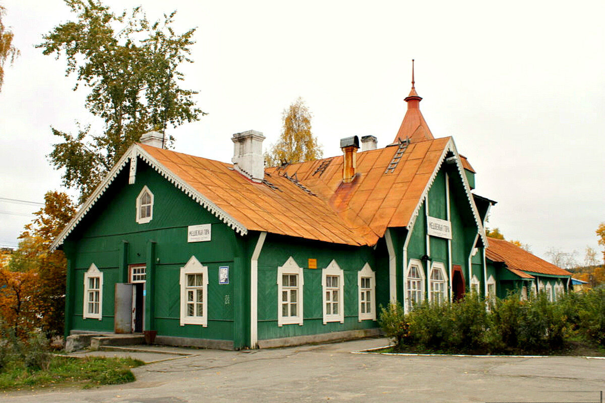 железнодорожная станция медвежья гора. медвежьегорск станция медвежья гора. медвежья гора медвежьегорск. жд вокзал медвежьегорск. медвежьегорск гора.