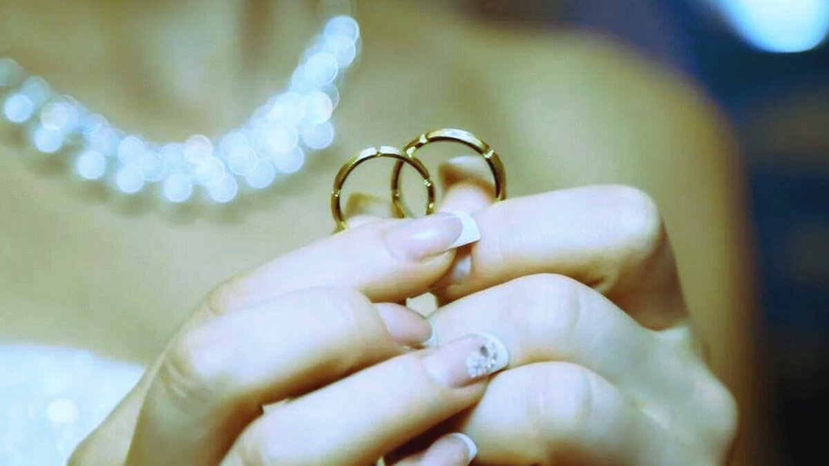 Она думала что так сможет выйти замуж