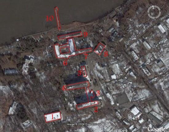 1-Здание кинотеатра 2-Первый, полностью брошенный 8-этажный корпус.3-переход между 8-этажными корпусами 4-Второй, законсервированный 8-этажный корпус.5-Здание где сидит охрана.6-Одноэтажный корпус.7-Трёхэтажный корпус.8-Столовая.9-Здание, куда поступала грязь.10-Пирс.