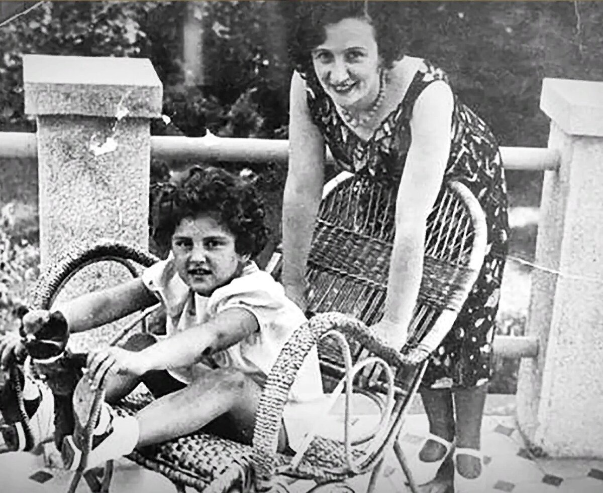 Жена ежова евгения фото