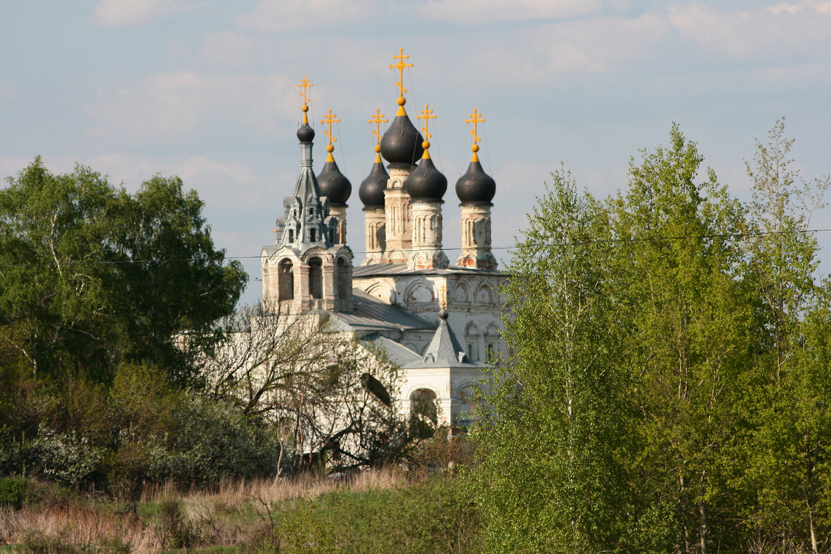 Храм Воскресения Христова в Исадах