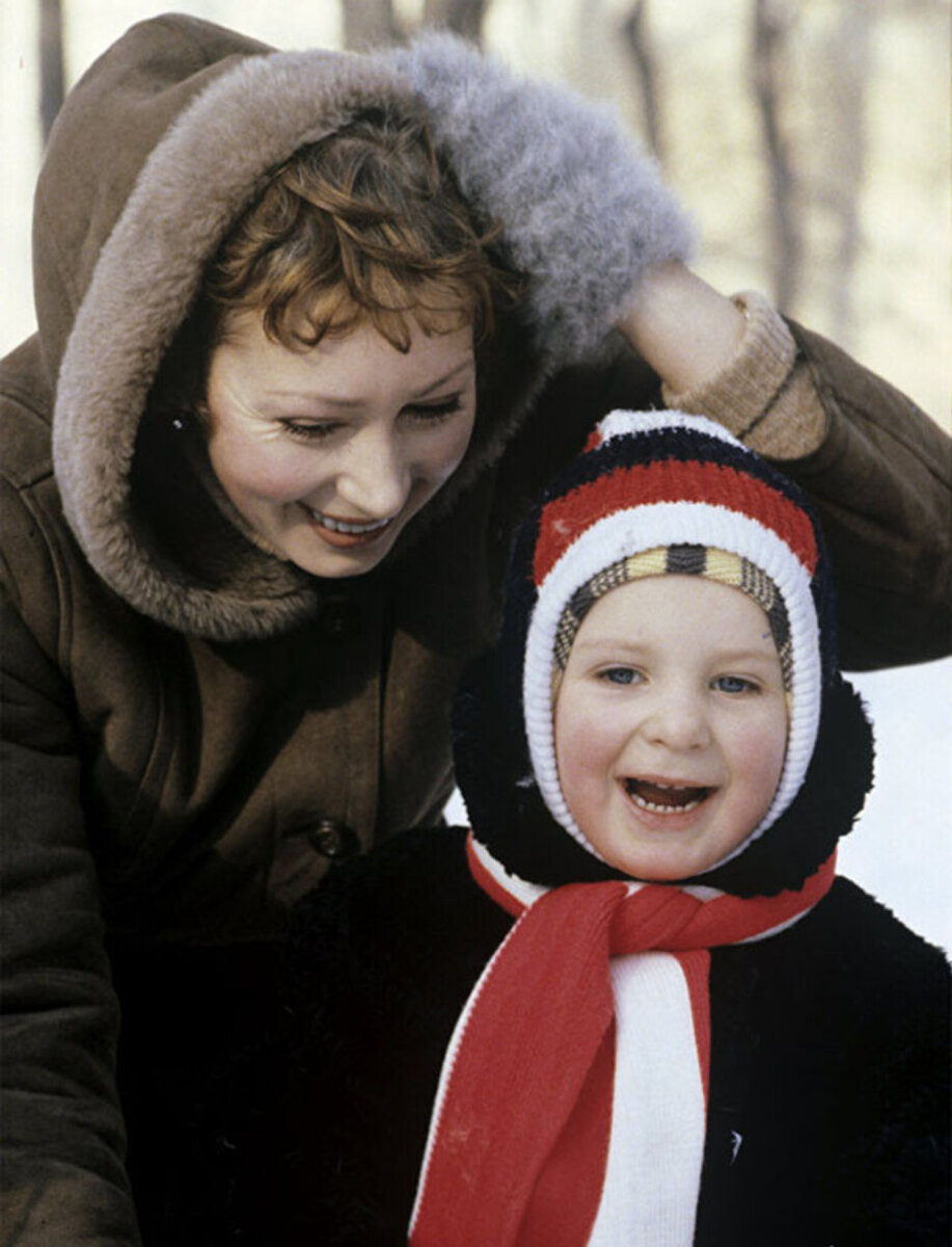 Татьяна Васильева с сыном Филиппом, 1981 год. 