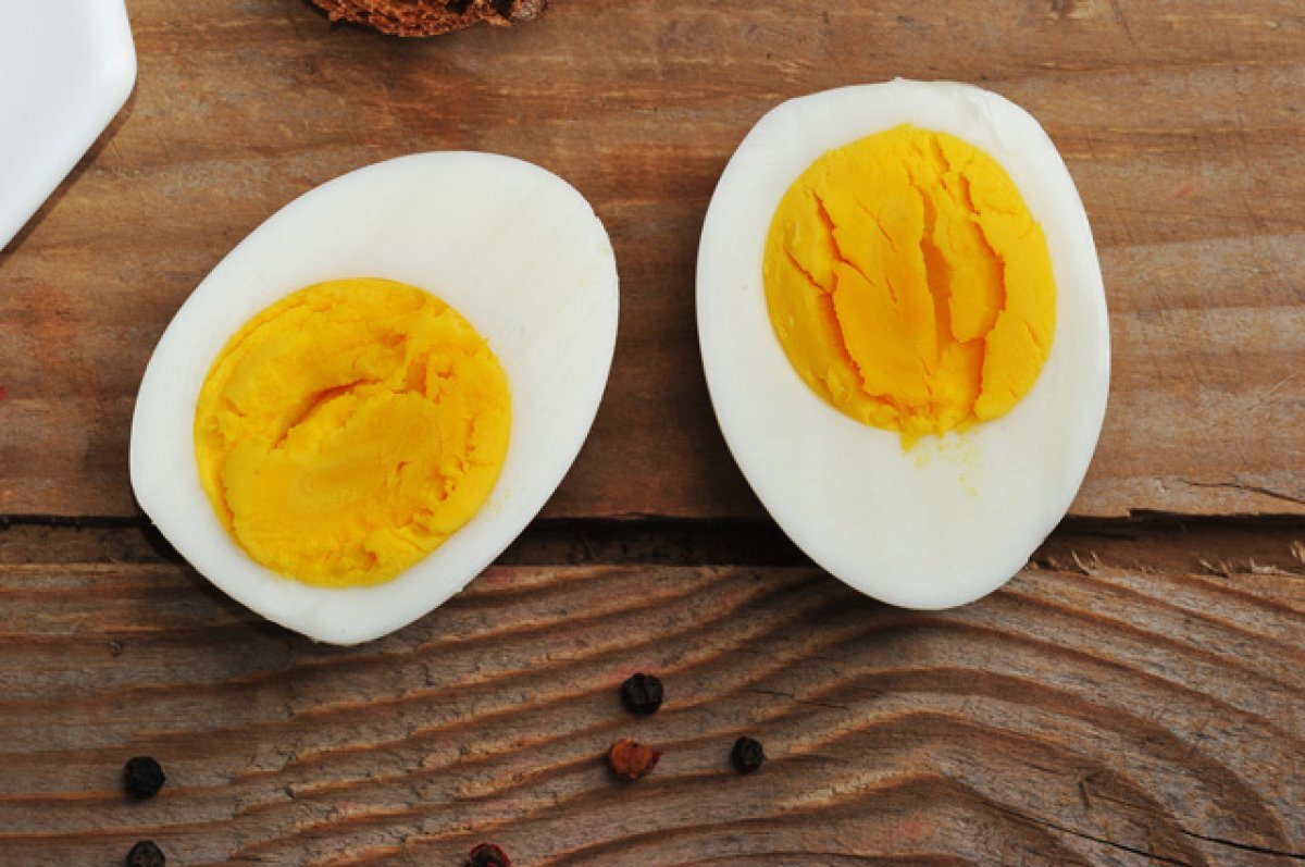    Икра и яйца.