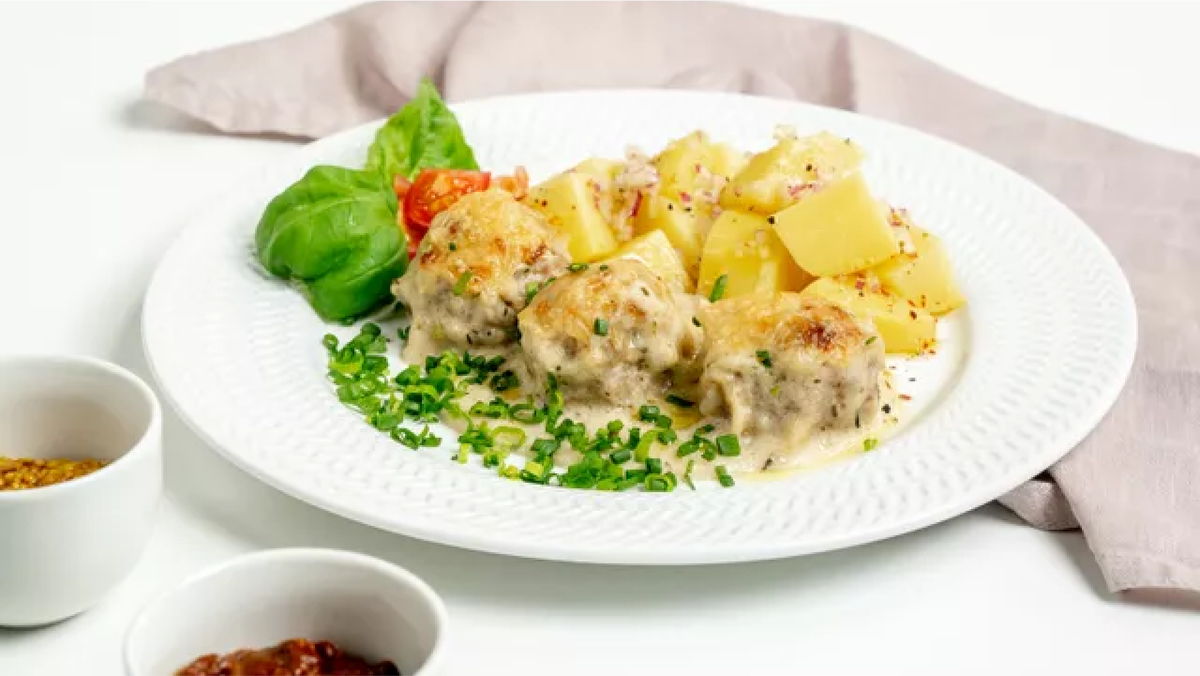 Тефтели ёжики с рисом и подливкой. Кнели паровые. Ежики со сливками. Куриные фрикадельки в сливочном соусе. Ёжики в сметанном соусе.