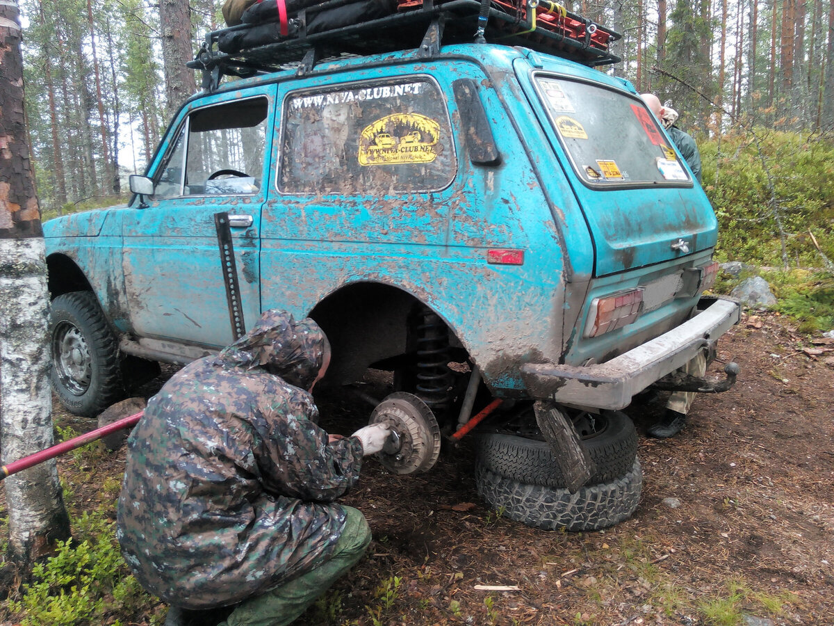 Снимаем тормозные барабаны
