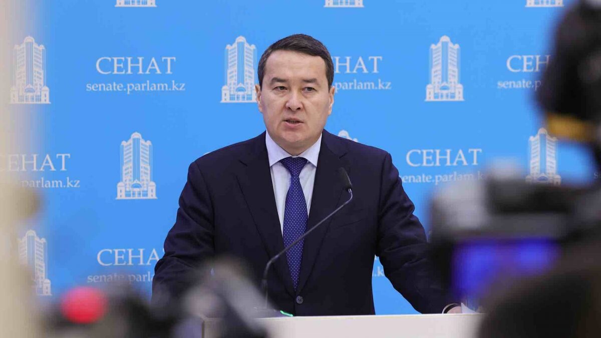    Фото: Primeminister.kz Август Макаров