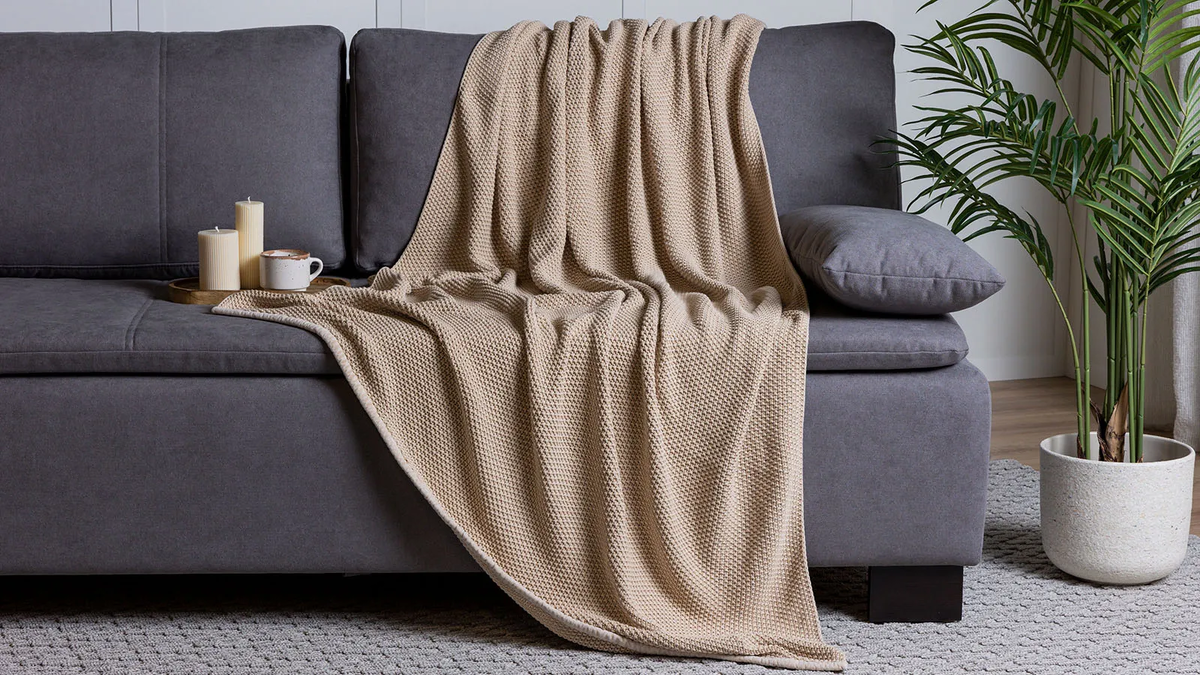 Плед Universal кремового оттенка