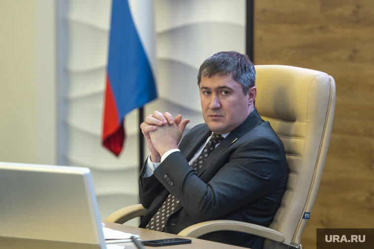    Махонин предложил разработать систему поощрений мэров
