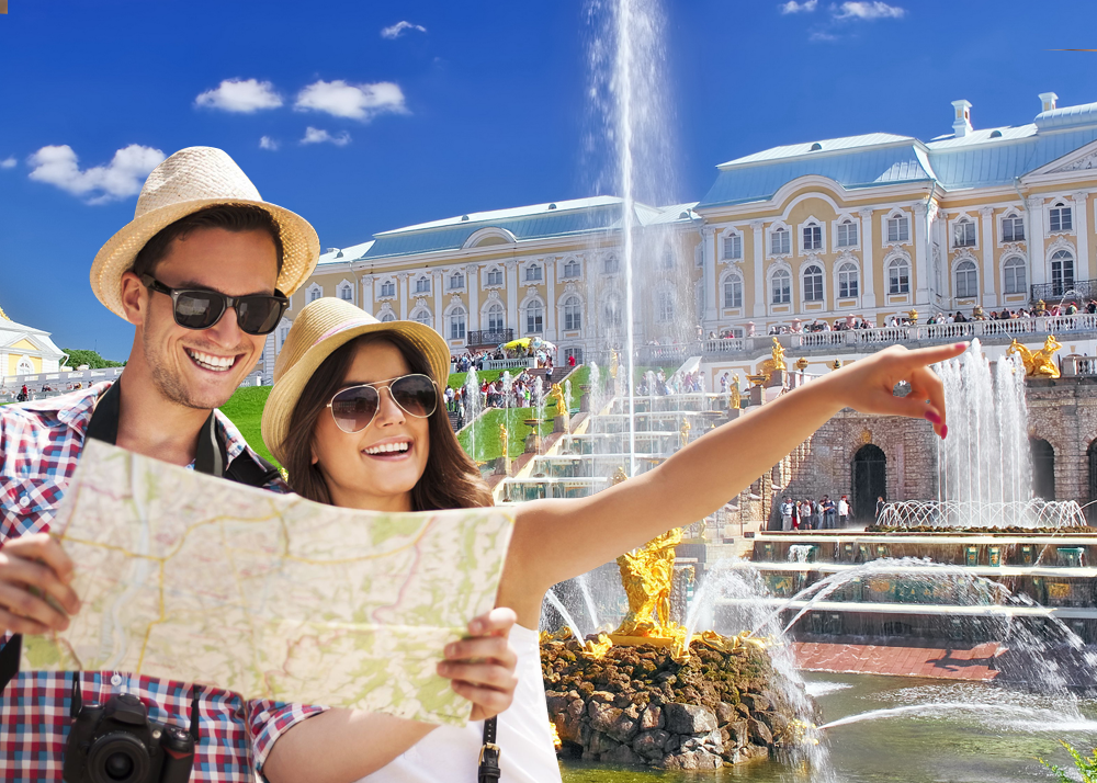 3 may holiday. Экскурсионный туризм. Туристы на экскурсии. Экскурсионный туризм в России. Туризм экскурсия путешествия.