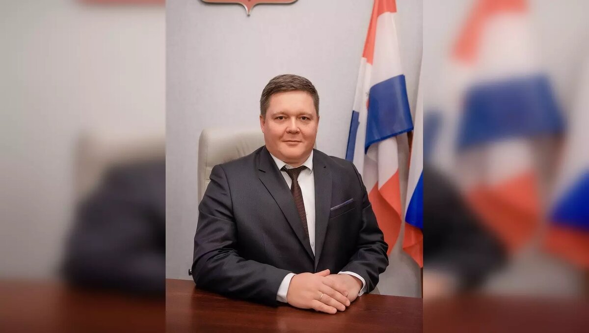     Изначально сообщалось о четырех участников конкурса.