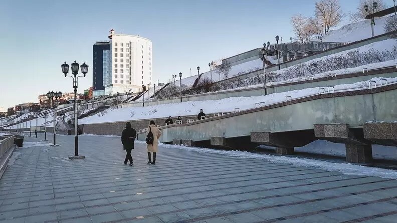     Автор и ведущая тревел-шоу «Сессиль в стране чудес» телеканала «Моя планета» вместе с командой приехала на несколько дней в Тюменскую область. Известная журналистка посвятит нашему региону одну из своих программ.