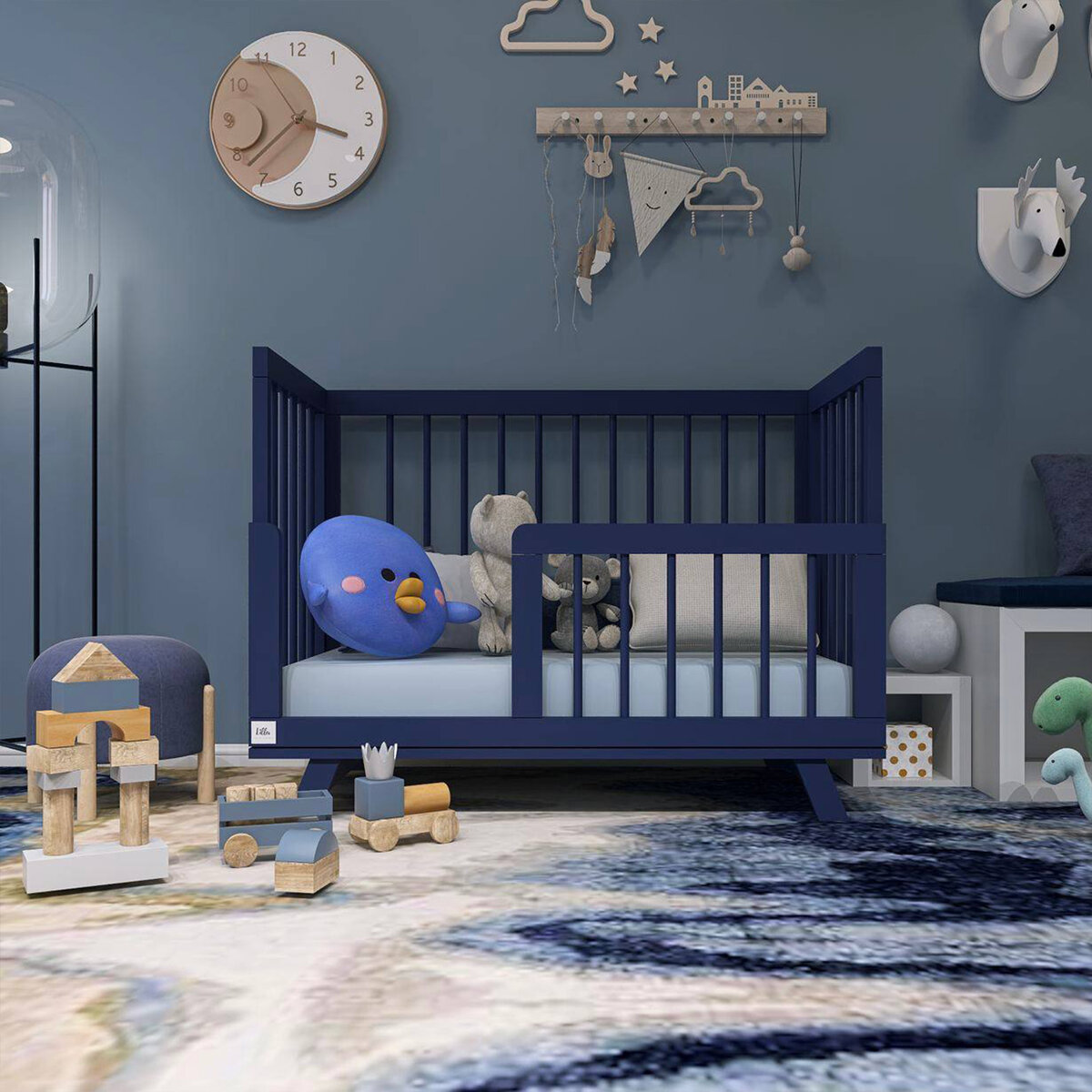 Кроватка Lilla Aria темно-синего цвета для мальчика.