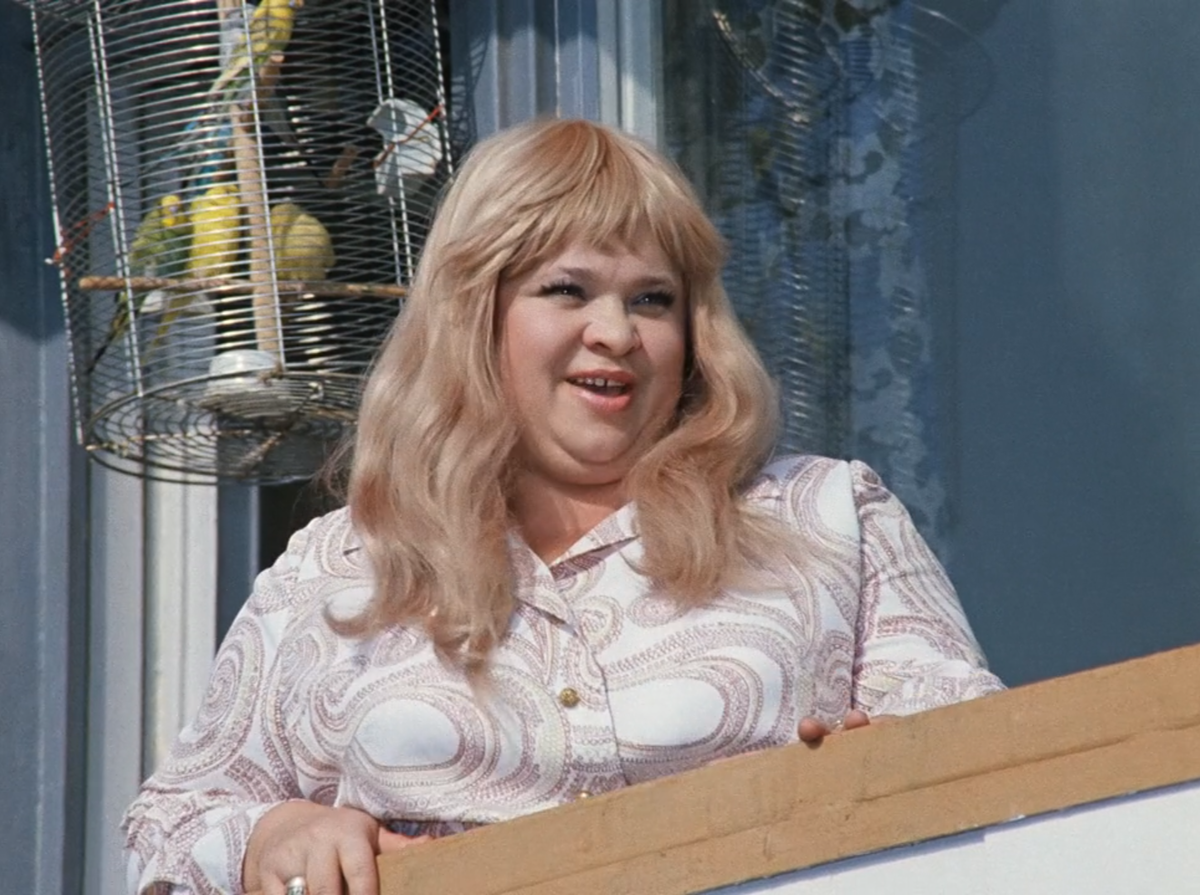 Кадр из кинофильма "Иван Васильевич меняет профессию", 1973 г., режиссер Леонид Гайдай, сценаристы Владлен Бахнов, Леонид Гайдай, композитор Александр Зацепин (скриншот)