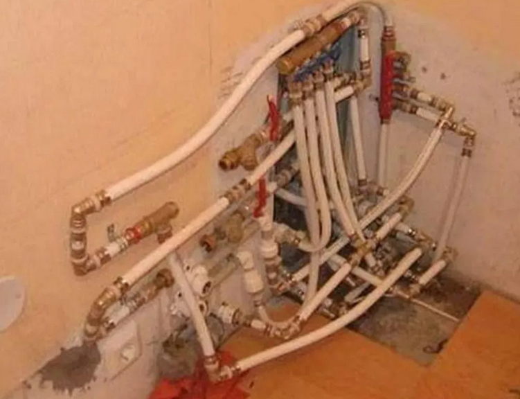 Горе сантехники... угарные фотки со стройки