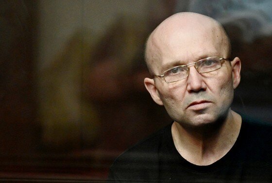    Дмитрий Голубев