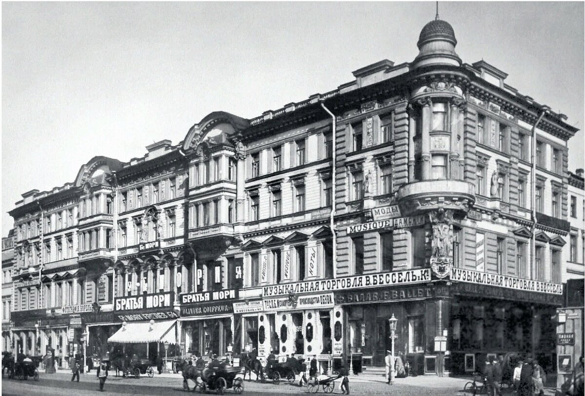 Здание на Невском, 54. Фото Карла Буллы, начало ХХ века