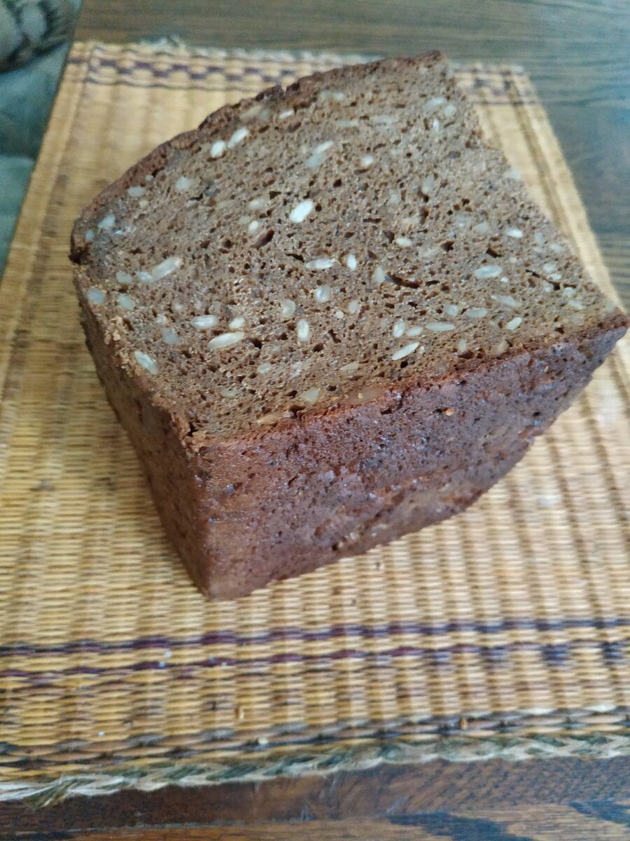 мы хлеба горбушку, и ту пополам