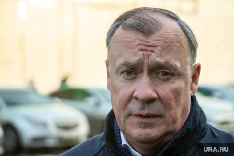    Алексей Орлов, по его словам, постоянно на связи с дорожными службами