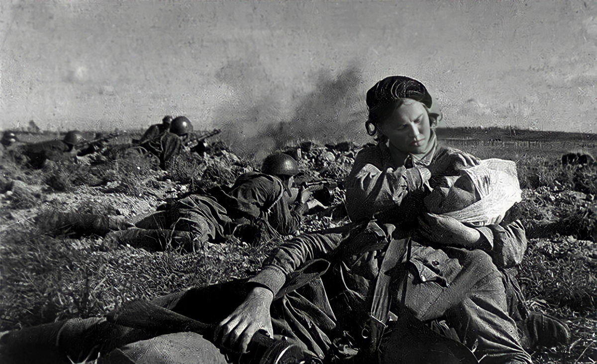 Советский санинструктор, фотография приведена для иллюстрации