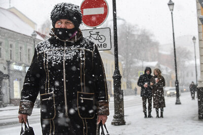    Люди на улице зимой в Москве ©Пелагия Тихонова РИАМО