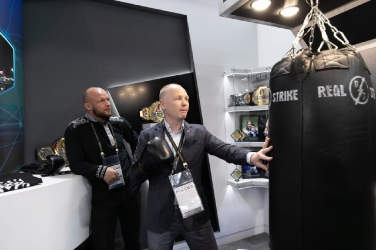    Боксёр Тищенко поделился впечатлениями от омского стенда на ВДНХ