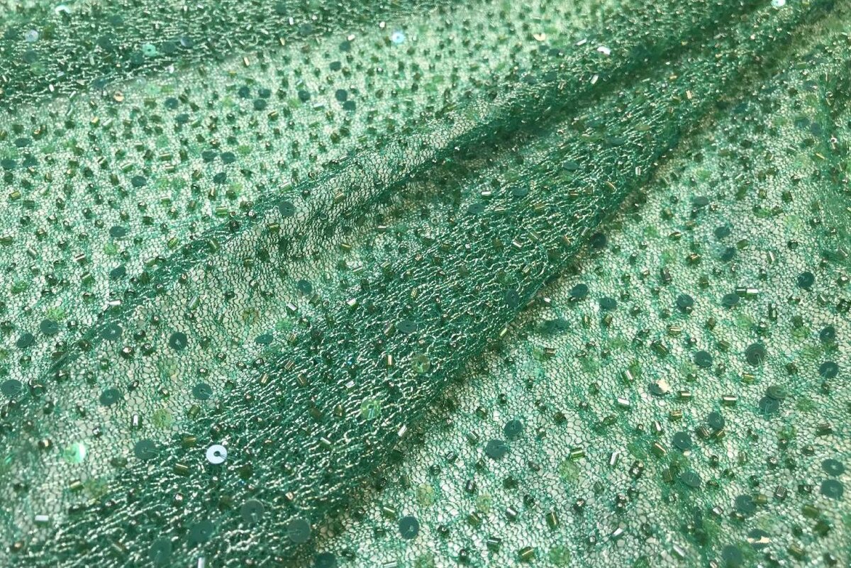 Сплошная вышивка бисером Памирский изумруд. Италия.