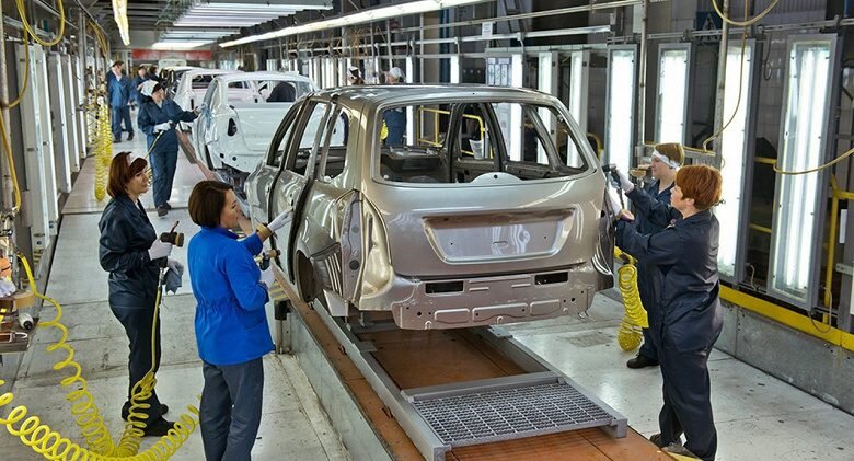 Автомобильный российский гигант АвтоВАЗ ведёт работы над расширением цветовой гаммы внедорожников Niva Legend, которая сократилась после ухода из России импортных эмалей BASF и PPG. О новых подвижках в этом направлении  рассказал Telegram-канал «Автопоток».