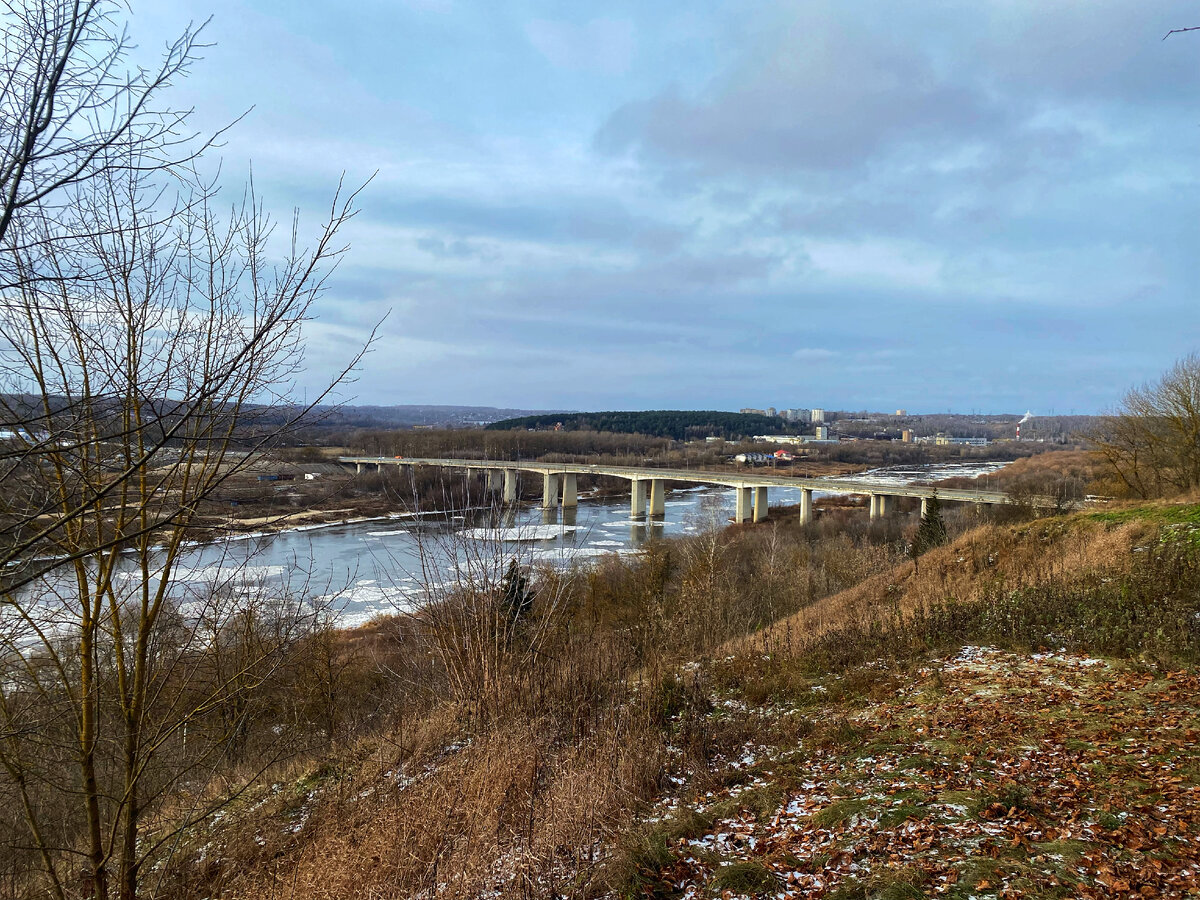 Вид на мост через реку Ока. Город Алексин