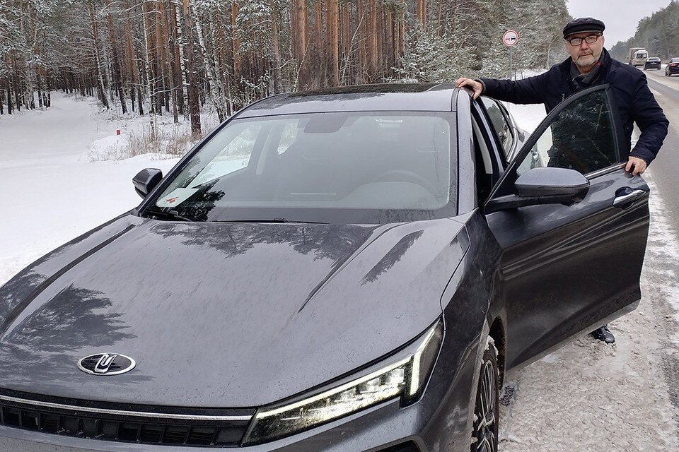    Первая встреча с новым автомобилем «Москвич 6» впечатлила. Владимир ПЕРЕКРЕСТ