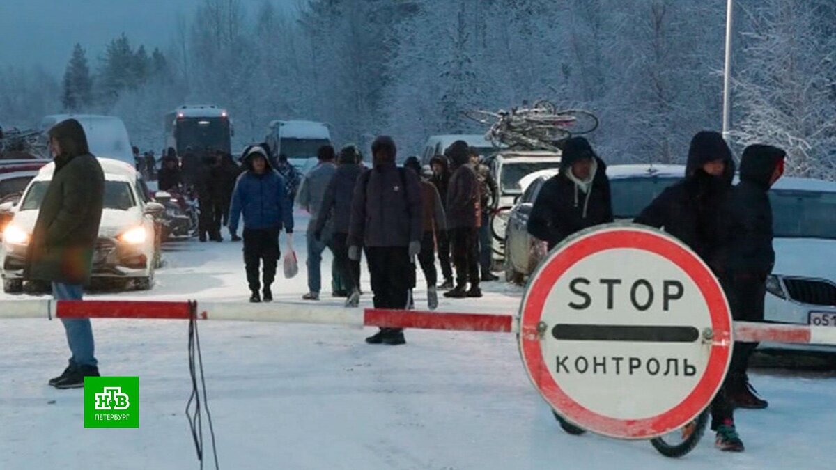    У финской границы под Мурманском организовали временный лагерь для беженцев