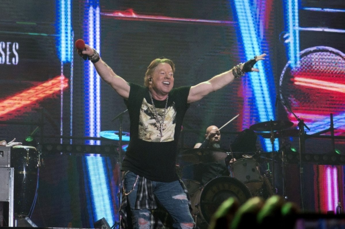    Солиста Guns N' Roses Роуза обвинили в изнасиловании 30-летней давности