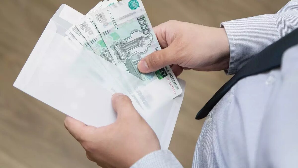     Бывший директор муниципального учреждения в ХМАО Владислав Нусинов осужден на восемь лет за коррупцию в Севастополе. Ранее он со скандалом был уволен в Югре, но избежал прокурорской проверки и уехал из округа.