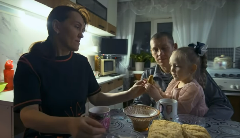 www.youtube.com/@spektr.project    СПЕКТР — фильмы о людях, местах и явлениях, которые проходят ниже радаров. Необычные персонажи, захватывающие истории и закрытые сообщества — мы поможем оказаться там, куда сложно попасть, и покажем то, что сложно заметить. Подписывайся и смотри новое видео каждую неделю.