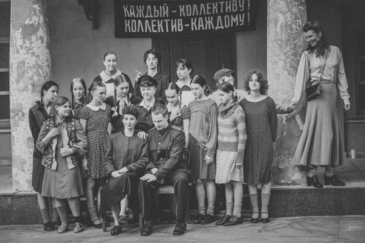       Актерский состав спектакля «Девочка со спичками» Фото: пресс-служба