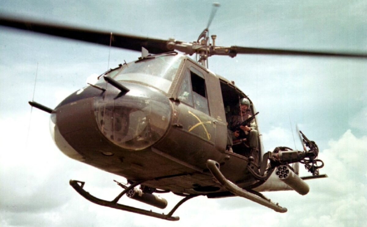              UH-1      MILITAN  