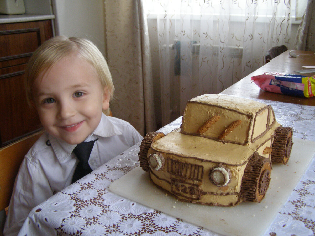 Торт на День Рождения Мартина. Здесь ему 3 годика.