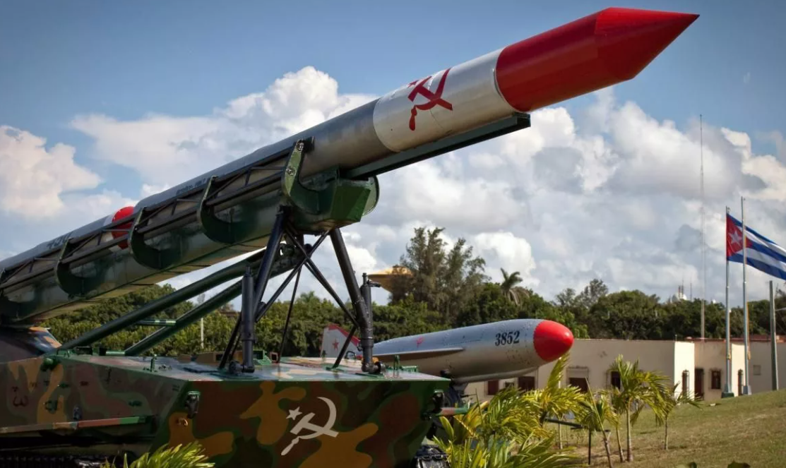 Советские ракеты на кубе. Карибский кризис ракеты на Кубе. Ракеты на Кубе 1962. Российские ракеты на Кубе. Советские ракеты на территории Кубы.
