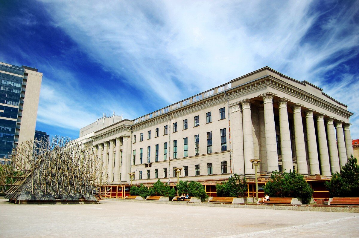 Здание литовского парламента. Сейм Литвы.