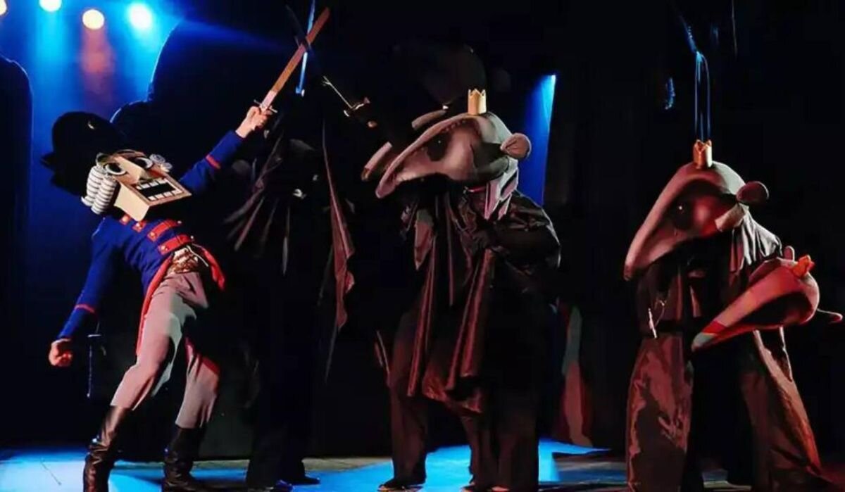     Сцена из спектакля "Щелкунчик". Источник: ria.ru Автор фото: Пресс-служба Большого театра кукол