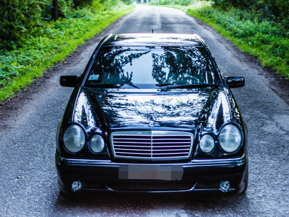 Mercedes-Benz w210