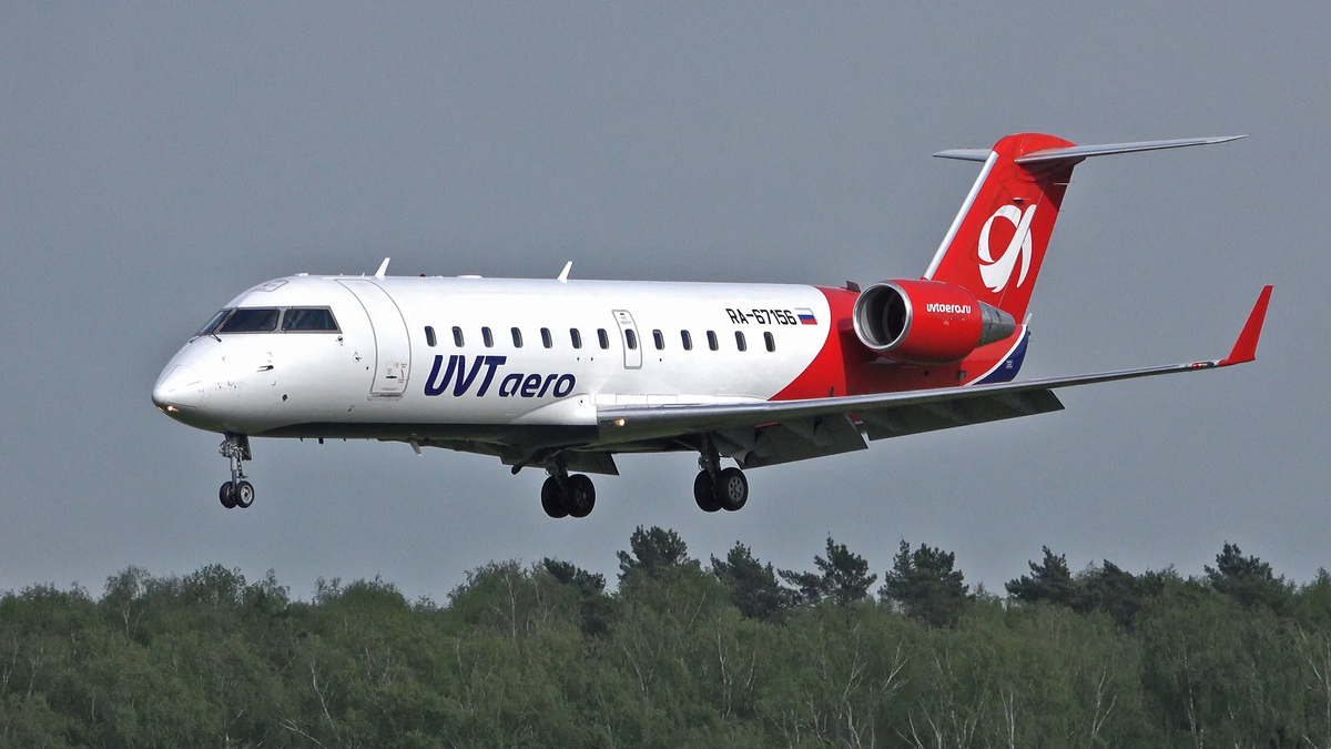 Ra 67156. Самолёт bombardier crj-100. Ан-24рр. Бомбардье crj200 ювт аэро. Canadair regional jet 200 северсталь.
