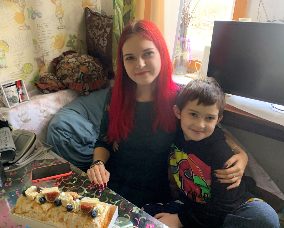 7 лет. С сестрой Настей