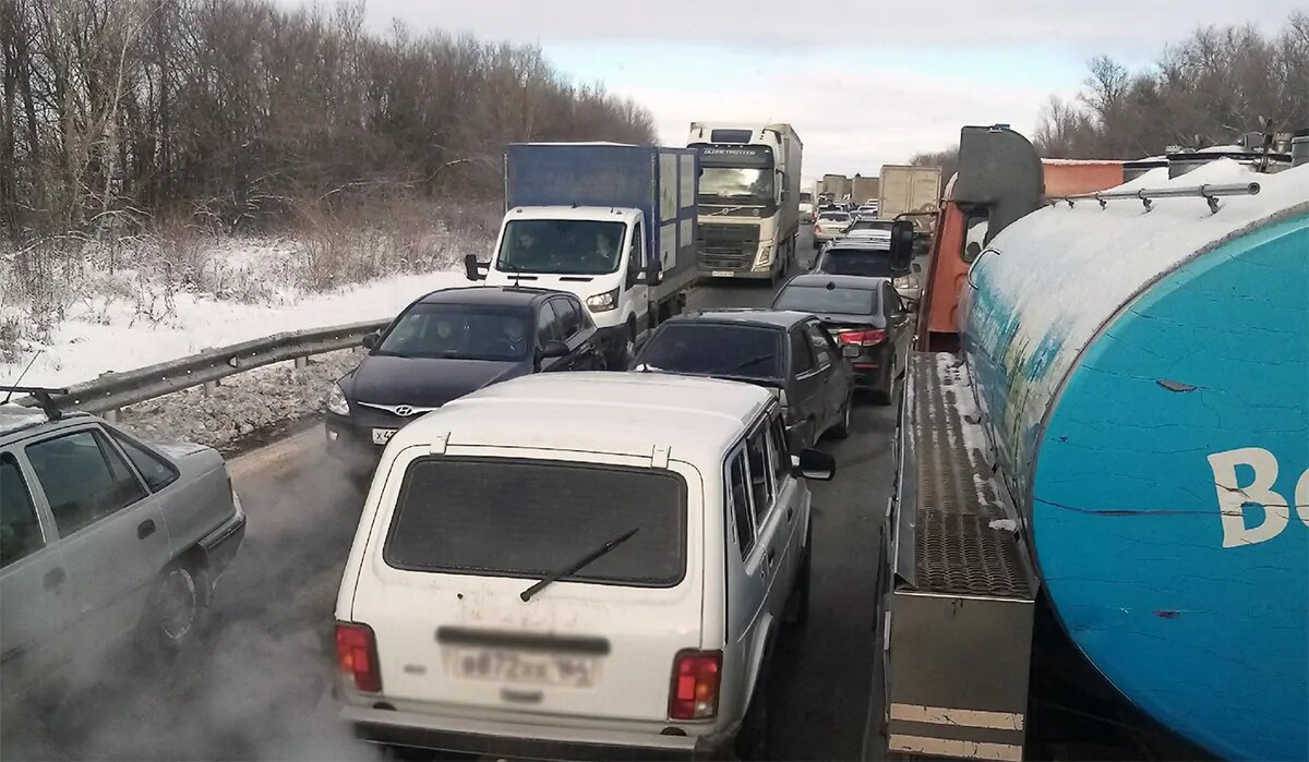 Закрытие федеральной трассы из-за погоды: от Саратовской ГЭС огромная  пробка | Газета Балаково | Дзен