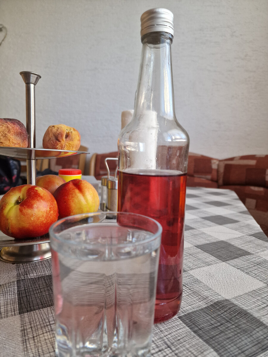 фото автора: а это домашний лавандовый сироп, в стакане он же