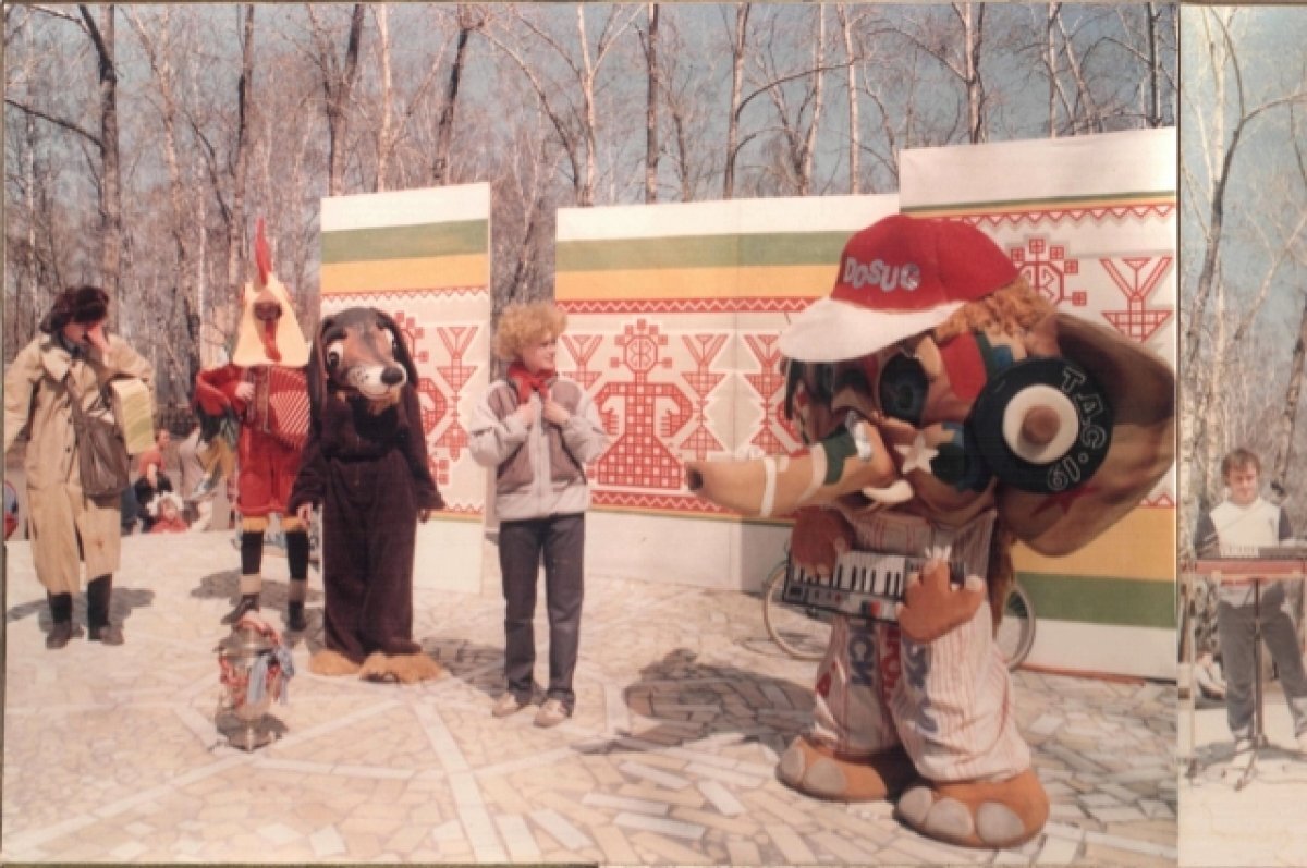    Мамонтёнок становился всё современнее и был символом парка в прошлом веке.