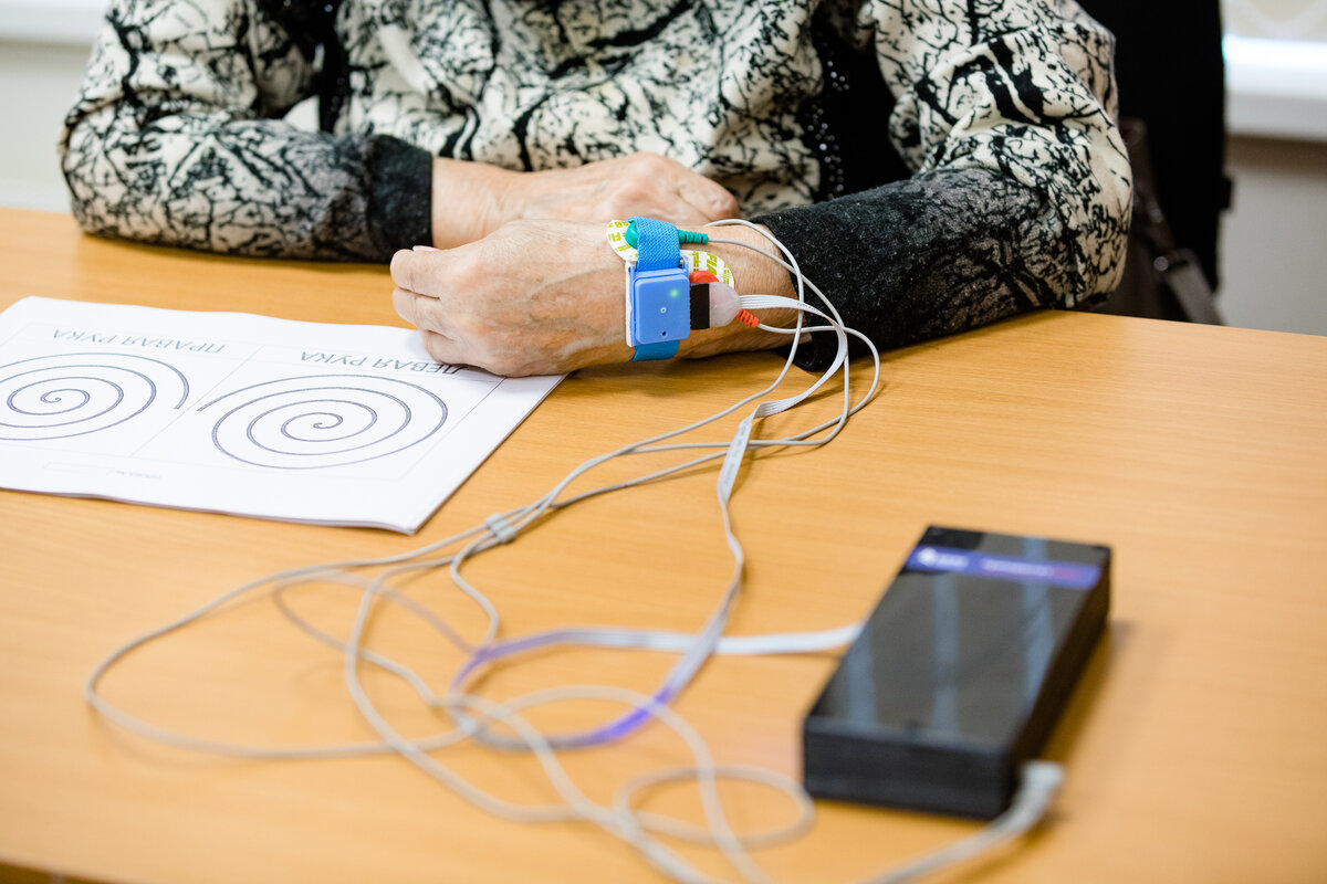 сайт ДВФУ. Первый отечественный прототип специализированного нейростимулятора протестировали пять пациентов